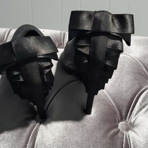 Women gorgeous heels sz 9.5